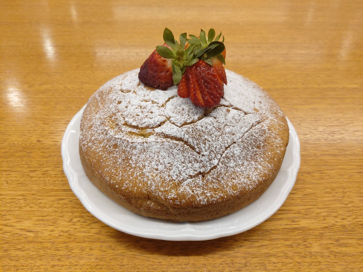 monashunilib's tweet image. Our Digitisation and Collection Management team enjoyed their freshly baked lamington and angel cake while watching the Historical Desserts and Discussion yesterday #BakeMonash #TheGreatRareBooksBakeOff