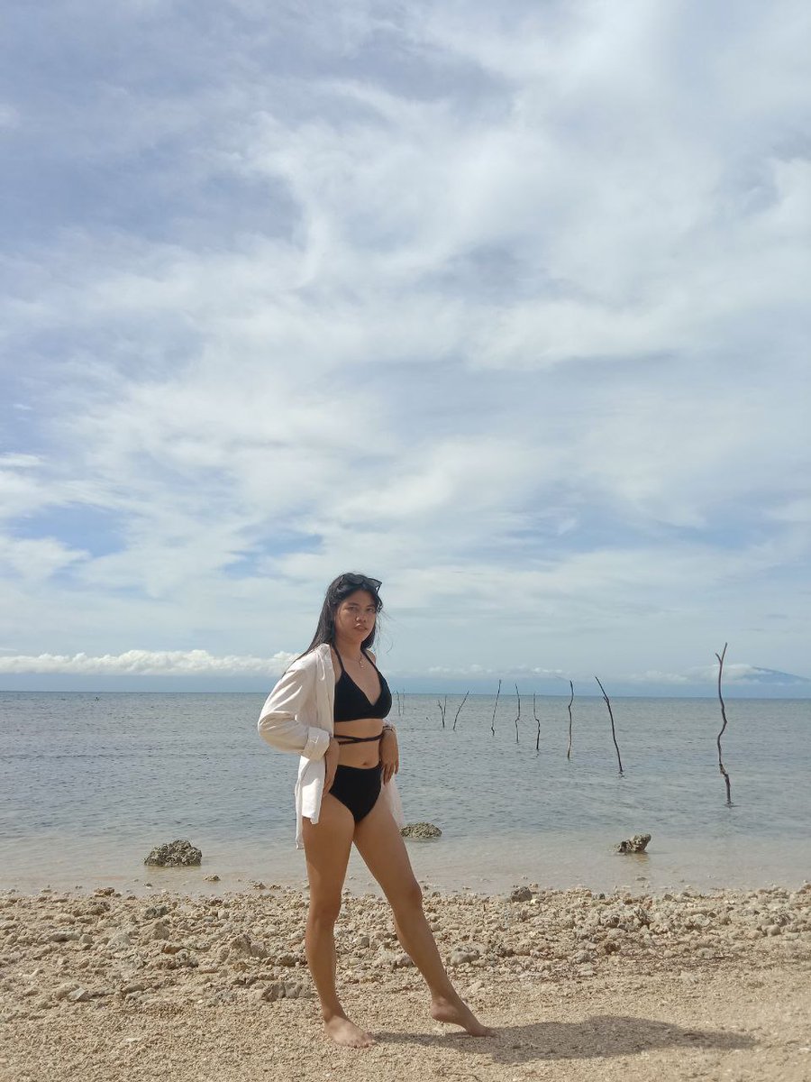 nikaaah29's tweet photo. Beach bum. 🤍🌊 https://t.co/W00EnPTJBQ