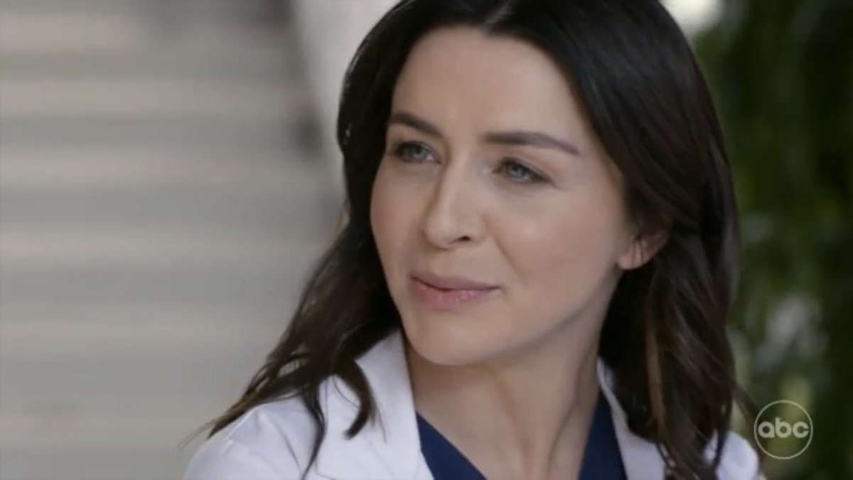 ameliaashps's tweet photo. amelia shepherd, season 19 looks amazing on you. #GreysAnatomy https://t.co/ZcGaRK54ZC