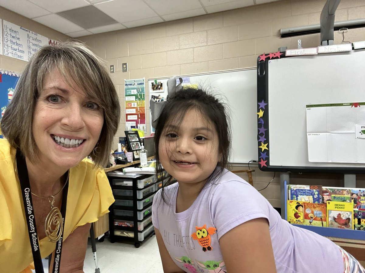 fmauney's tweet photo. Volunteered at one of my favorite schools teaching Jr Achievement lessons. Teaching first grade is still my favorite job of all! #jrachievement #juniorachievement #business https://t.co/IJNFYrVFDR