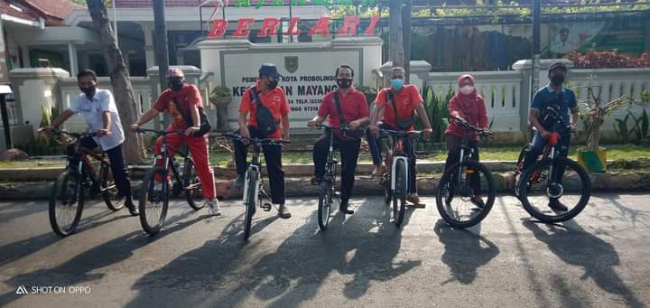 mistermis436's tweet photo. bersepeda dapat mengoptimalkan kinerja sistem kardiovaskular, yaitu jantung dan pembuluh darah, dengan cara memperkuat otot jantung dan meningkatkan sirkulasi darah ke seluruh tubuh.
#welovecities
#weloveprobolinggo
#kecamatanmayangan
#majenganberlari https://t.co/2e28zdZCWC