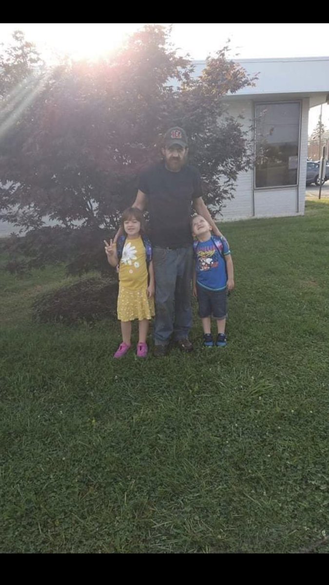 LOVE ♥️ to see Travis Cost with his children side by side on a sunny day after knowing how many hours he puts into being a speed scanner and leaker retrieval professional for our NEWARK UPS. Thank you for your dedication and long hours Travis!