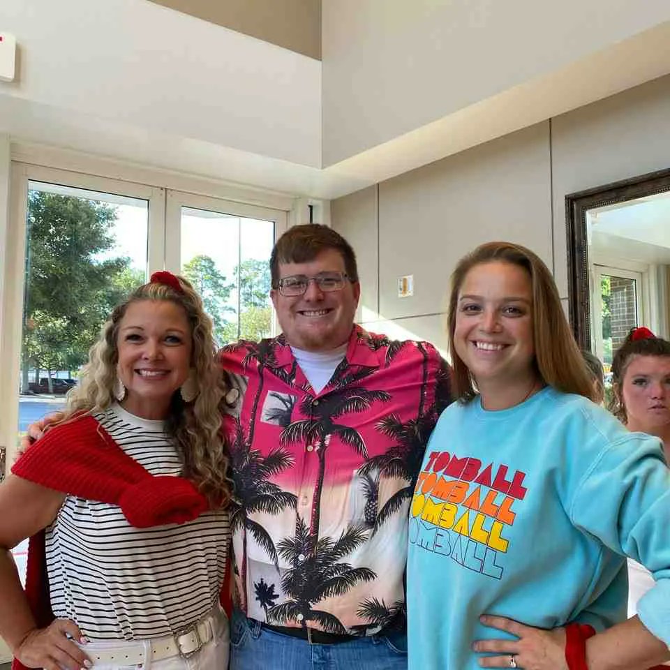 tomball_hscheer's tweet photo. Happy National Coaches Day to Coach Weibel, Cantrell, and White!! Thank you for pouring y'alls heart and soul into the program!! We can't thank y'all enough for what you do!! #weoverme #coogsgocrazy #bestcoachesinthestate #3amigos #3musketeers @TomballISD @TISDTHS https://t.co/8S0gneRVEo