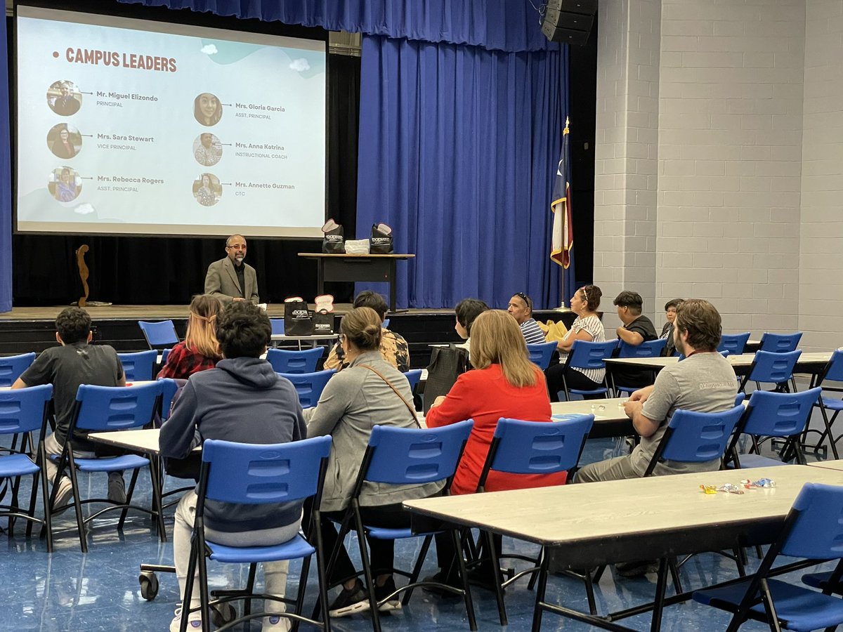 Mrs_BHdz_EISD's tweet photo. What a great event @EISDMemorialHS! It was AWESOME to hear from our students first hand about their experiences in honors and dual credit courses! #AvancedAcademicsNight #TheirFutureisBright #WeChooseEdgewood @EISDFE @OMoucoulis @EdelyOlvera @Bernice98599458 https://t.co/U1Zfpx73zI