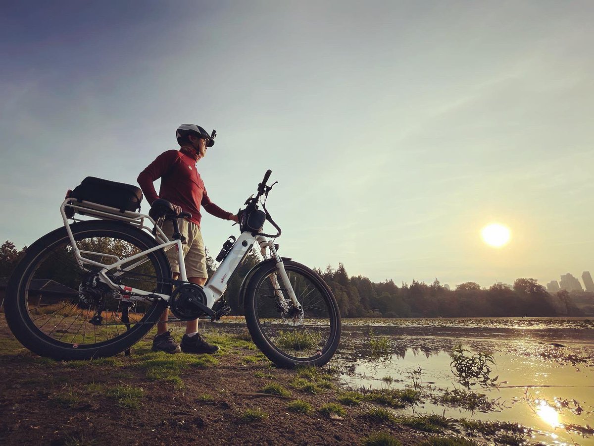 richardliu18's tweet photo. What the duck!🦆 Never tired of the view out here. #Burnaby365
And as it’s still @hubcycling's #GoByBike Week 🚴🏼♂️💨 I rolled in 11km on this warm late afternoon. Remember #BikeToVote #VoteToBike #cycling #publicsafety https://t.co/UnPe10cqaZ