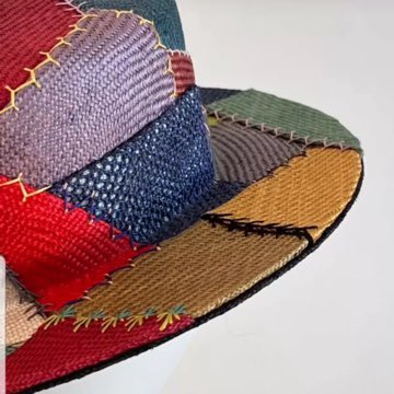 MillinersGuild's tweet image. Swipe to see a behind the scenes look at @millistarr's boater in the works, and visit the link in our bio to read about the inspiration behind each piece in our virtual exhibition The Last Straw. 👇🏼bit.ly/3r58U27
#millinery #hats #millinerymaker #headwear #boaterhat