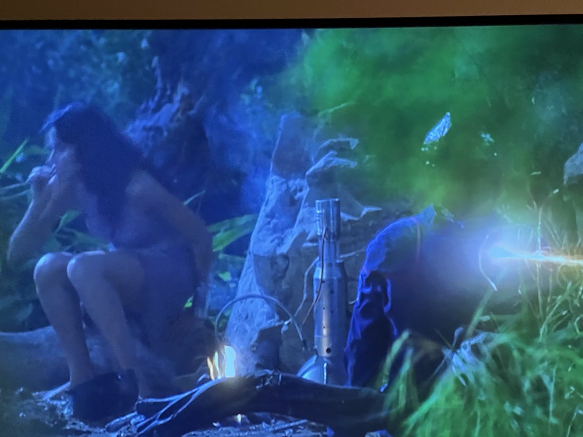 uselesstraffic's tweet photo. More of @BravoTopChef’s @PadmaLakshmi on a 2002 #StarTrekEnterprise episode. She’s constantly sparring with people who are just trying to keep her comfortable &amp; nourished. The parallels are uncanny! 🙂#PlayWhatYouKnow https://t.co/9uHzZef0RG