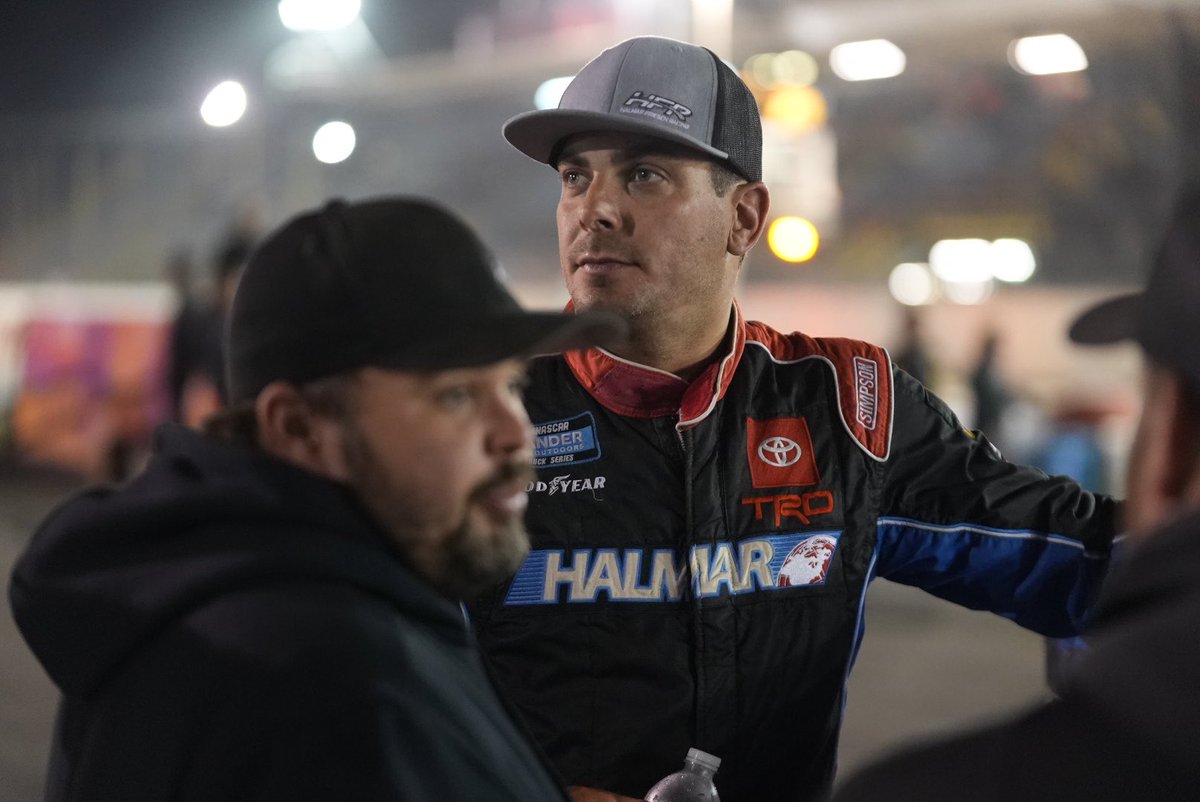 StewartFriesen's tweet photo. 🏁 We won our 358 heat and we’re looking forward to starting on the pole in Saturday’s 358 main event! Let’s go! @SuperDIRTWeek @SuperDIRTcar #halmar @Mobil1 https://t.co/v83hg72MF4
