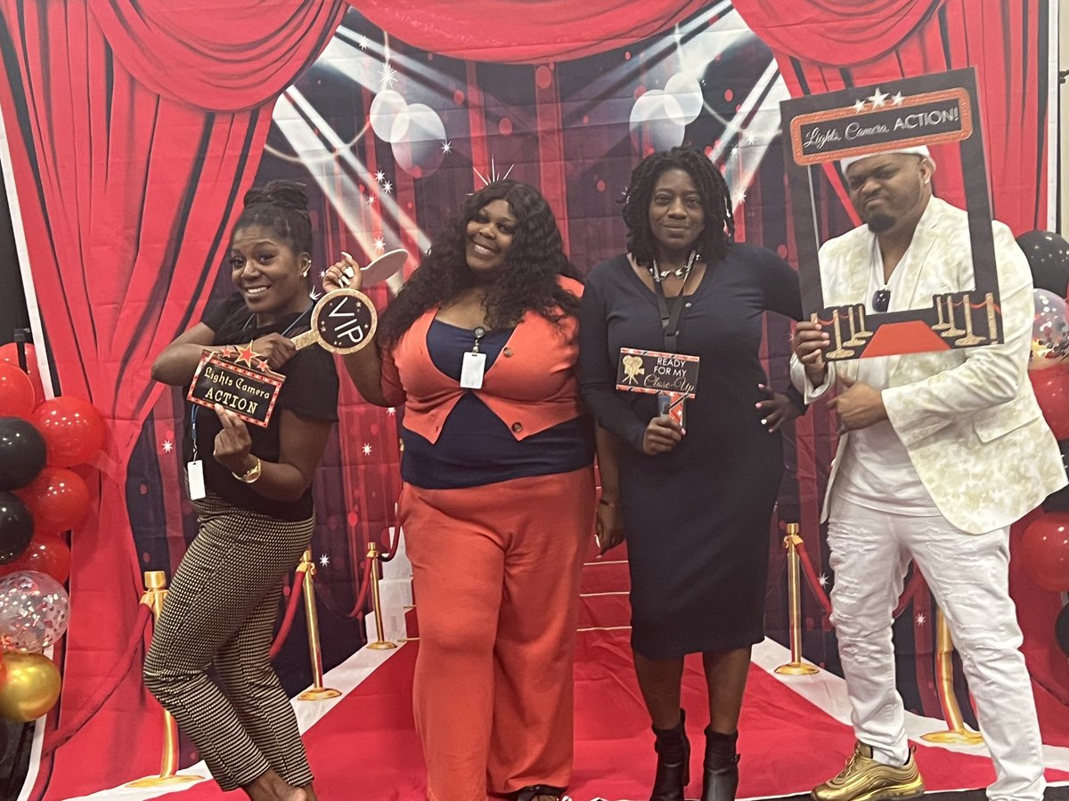 Lak_Shia's tweet photo. Red carpet @HustleHouse                            Serve customers first. Gratitude to our leaders @TeamFierceOSCC @wloceansprings for an amazing day.              My family away from family 💙                         #SCFW2022 #LifeATT love the 🌐 https://t.co/TwngxNcOPZ