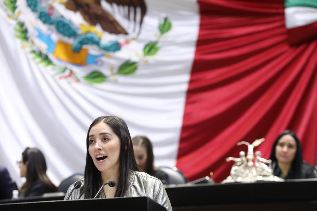 fuensantaGuerr4's tweet photo. Hoy tuve la oportunidad de dirigir un mensaje en el marco del 48° aniversario de la incorporación de los estados de Quintana Roo y de Baja California Sur a la Federación, las entidades más jovenes del país y referentes mundiales en materia de turismo y desarrollo económico. https://t.co/jWWZtsPocQ