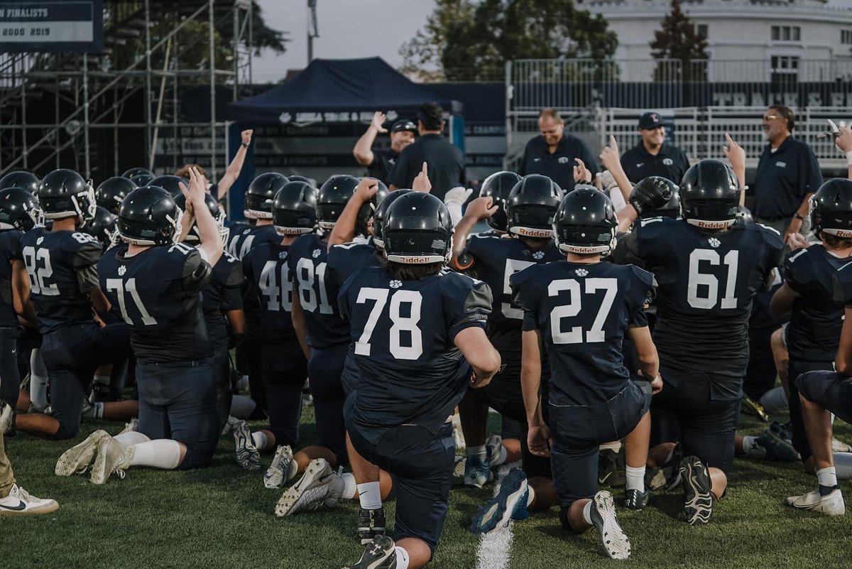 LoyolaFB's tweet photo. Cubs go 2-for-2 today with the sophomores (42-35 W vs Crespi) and freshmen (16-14 W at Bishop Amat) picking up wins!

#LoyolaFootball | #GoCubs https://t.co/kQcLweZcHl
