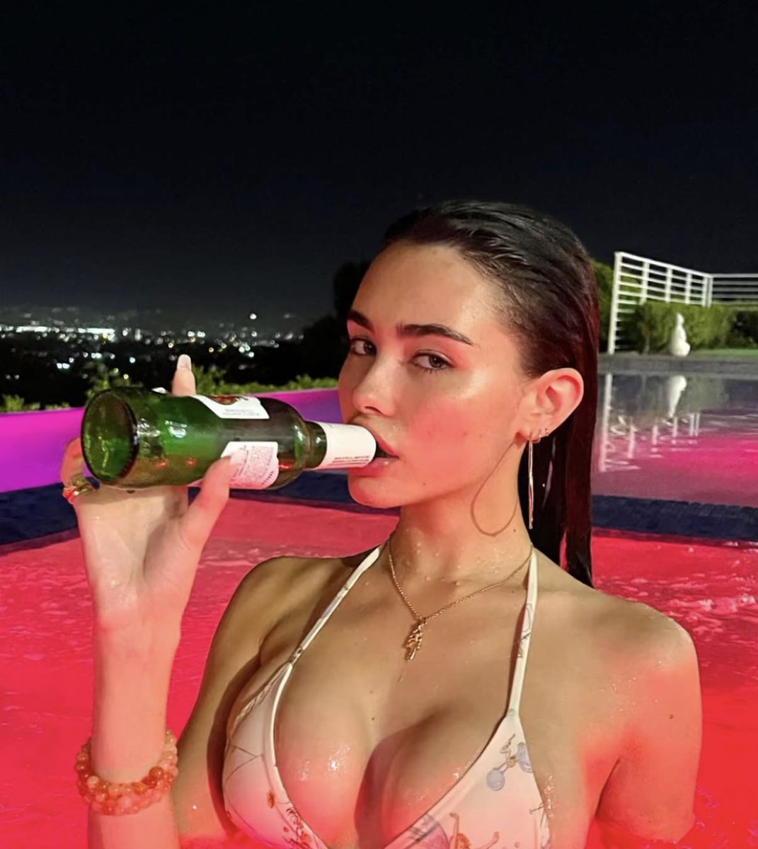BEERARCHlVE's tweet photo. madison beer. https://t.co/eIZHjdW8ly