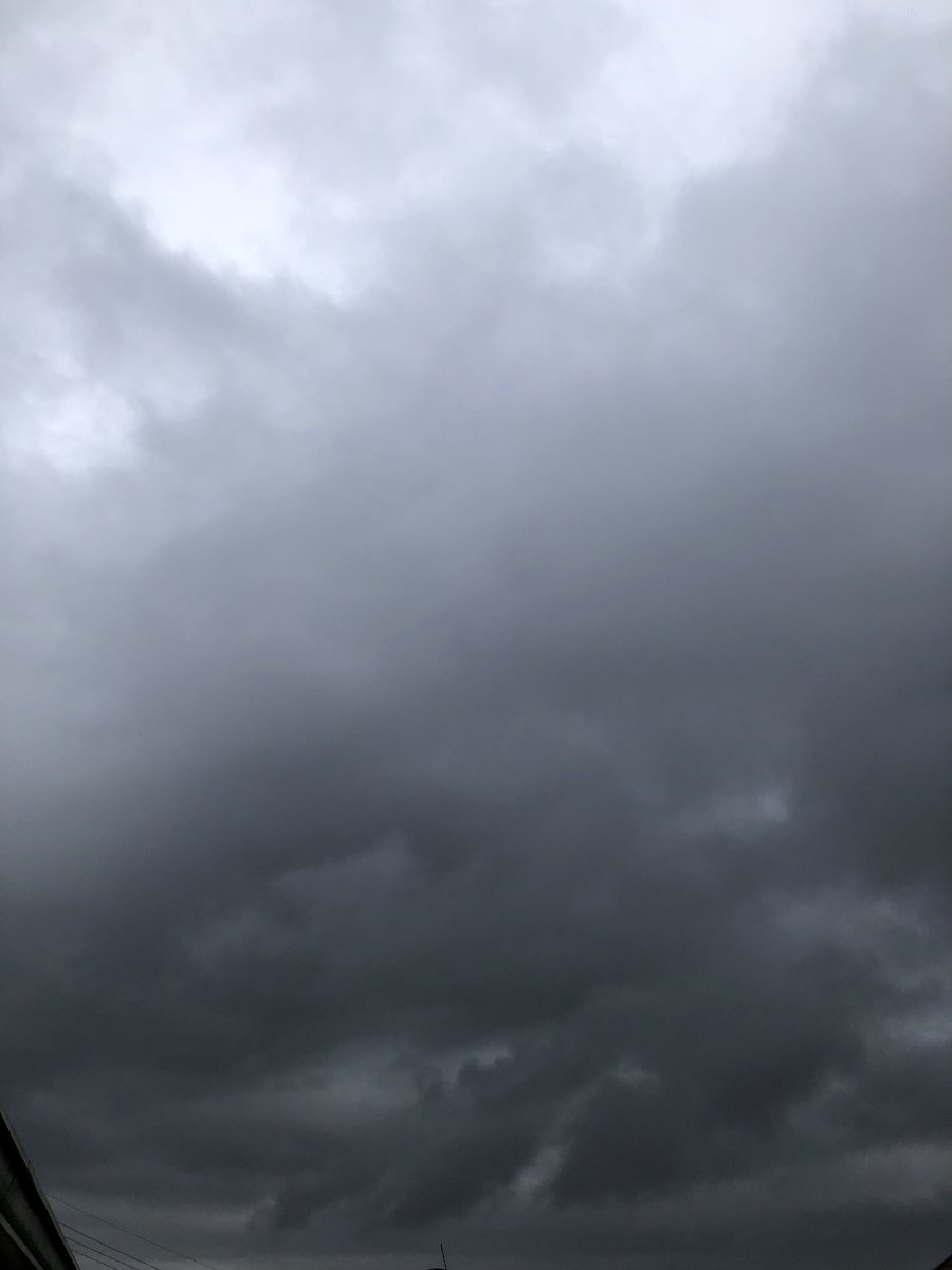 SjZfau2's tweet photo. おはようございます😊
今日は雨☔️。午後には上がるらしい❓
一雨ごとに寒くなってくるようですね💦💦
体調崩されませんよううに❣️😊
今日一日よろしくお願い致します💕 https://t.co/uUmbsQE8AA