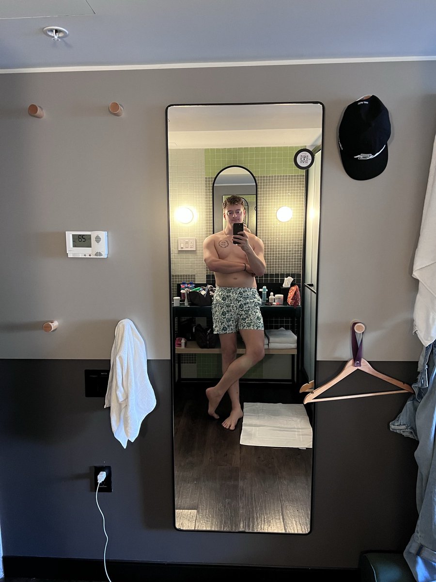 CarterKing_'s tweet photo. Baby’s first trip to NYC https://t.co/9fXBZ1TxJy