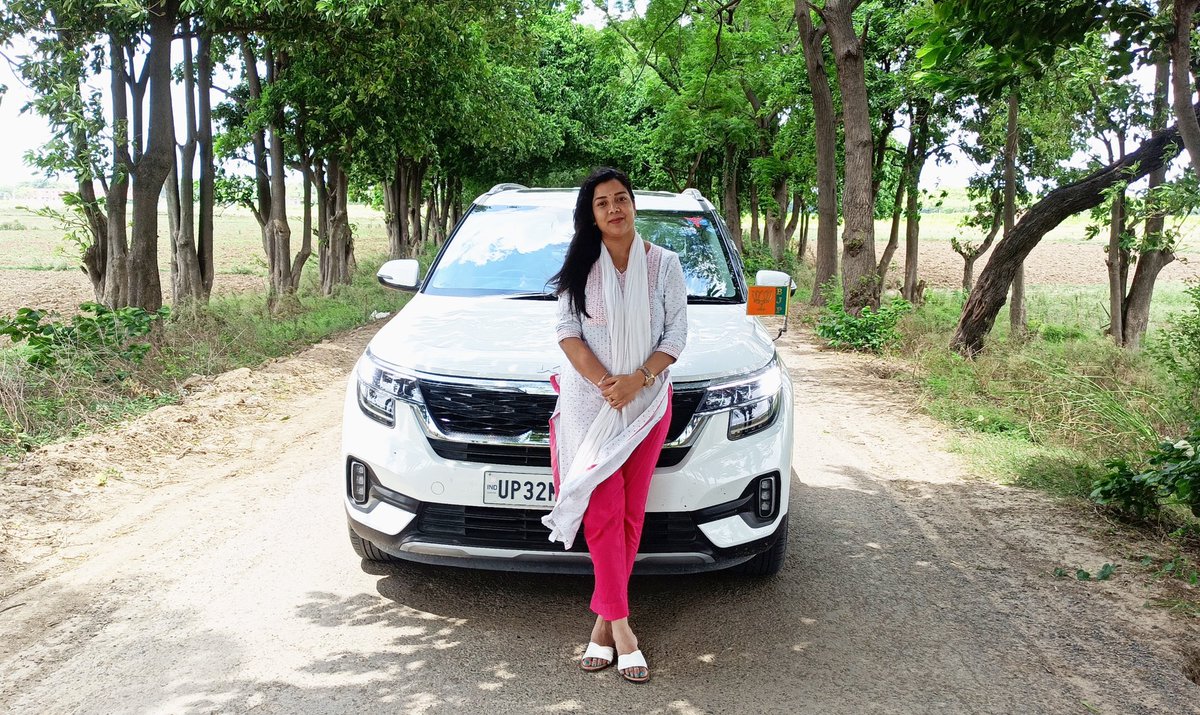 जिंदगी की हर ठोकर ने बस एक ही सबक सिखाया है, रास्ता कैसे भी हो बस अपने कदमों पर भरोसा रखो।