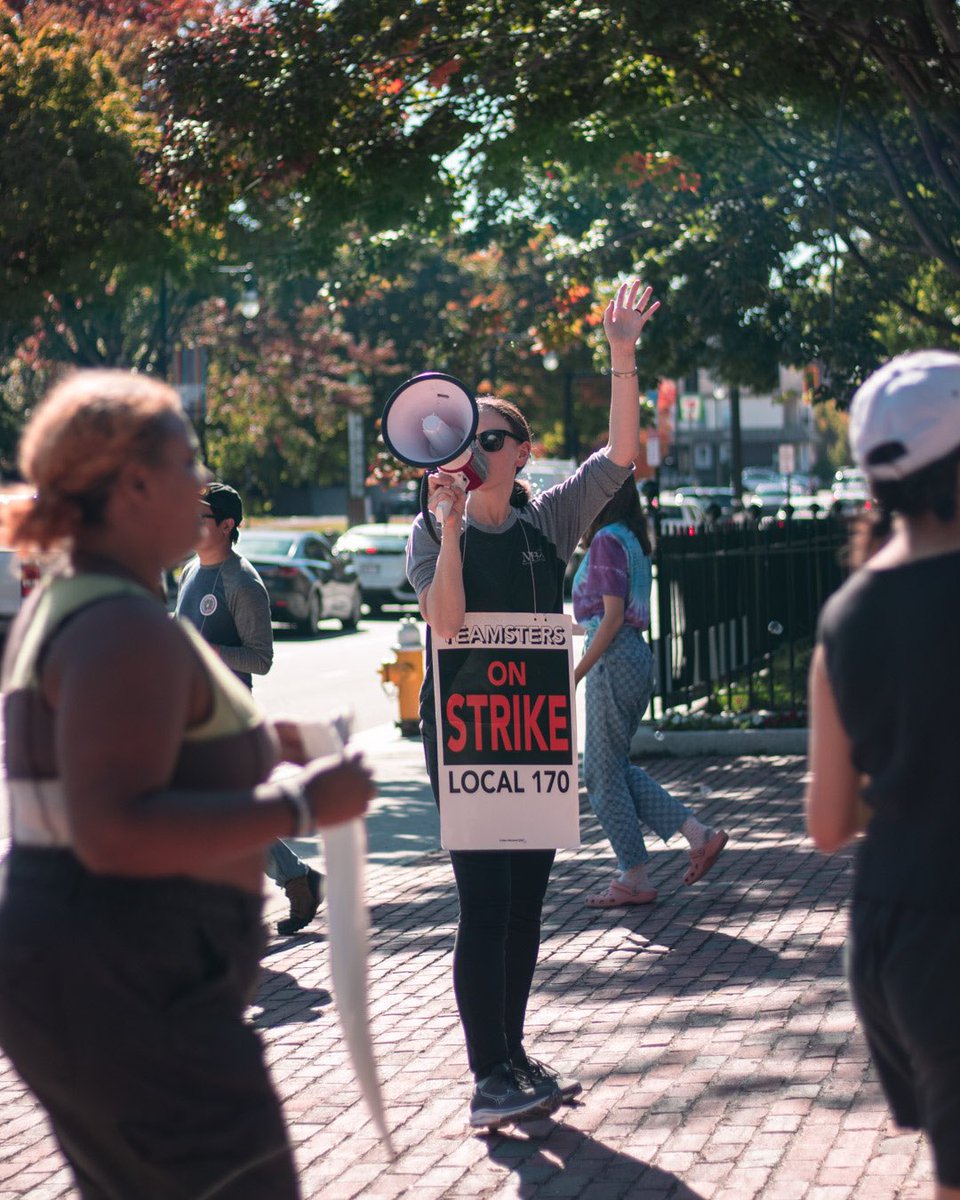 CUGWU_Teamsters's tweet photo. We understand that this is hard work and we will do this for our rights and those who come after. During an important fight for basic needs, one of the best acts of resistance is to make moments for hope. We continue to fight & find joy #clarkonstrike https://t.co/tnWusH4dKr