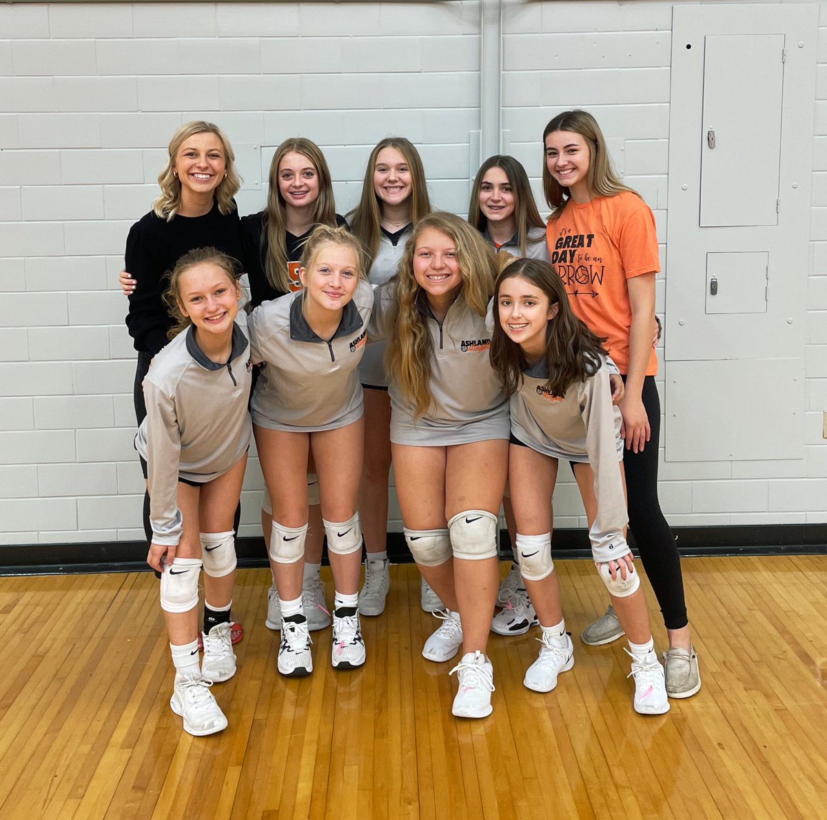 AHSArrowsVB's tweet image. The freshmen end their season with a win!! They beat West Holmes in three. 25-23, 22-25, 25-23! It has been so fun to see this group grow.🧡