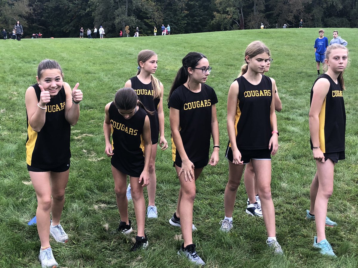 HFLEdTech's tweet photo. Hosted a great race tonight! Kudos to all of our runners for attacking “cardiac hill.”#hflmodxc https://t.co/BGU6bRzXbo