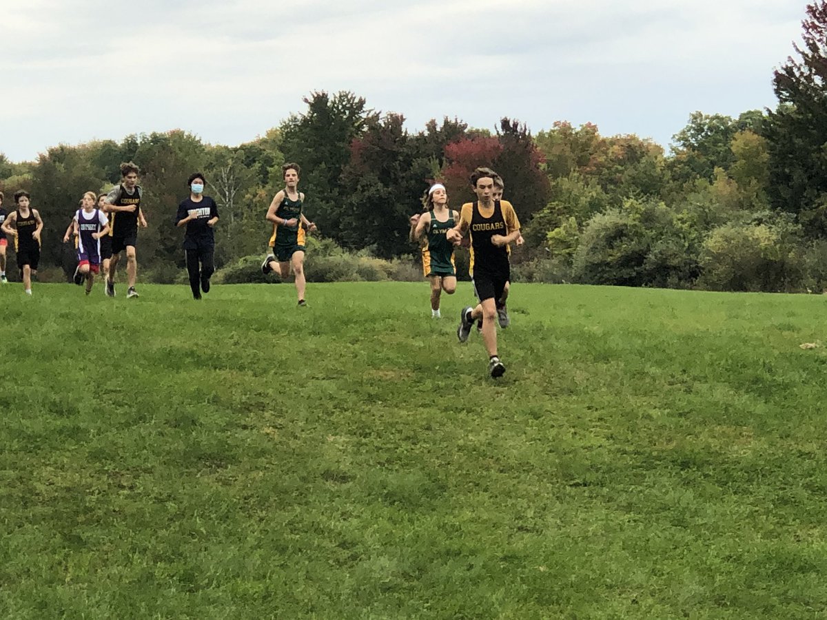 HFLEdTech's tweet photo. Hosted a great race tonight! Kudos to all of our runners for attacking “cardiac hill.”#hflmodxc https://t.co/BGU6bRzXbo