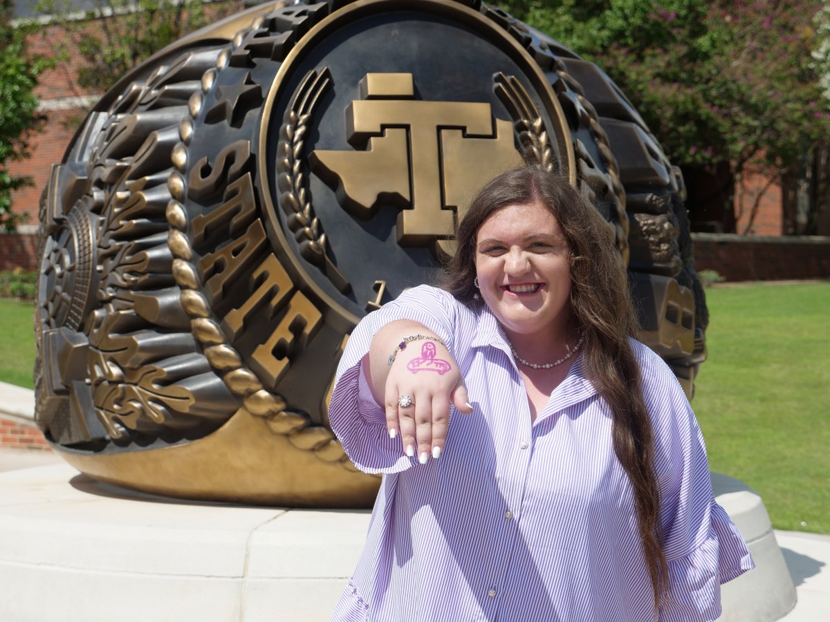 tarletonstudent's tweet photo. Next on our ‘as seen on campus today...’ series is the University Ring Statue! This statue was a gift from the Tarleton Alumni Association in 2020 and has been a picture-perfect addition to campus!💍 https://t.co/IMTcKyXZTq