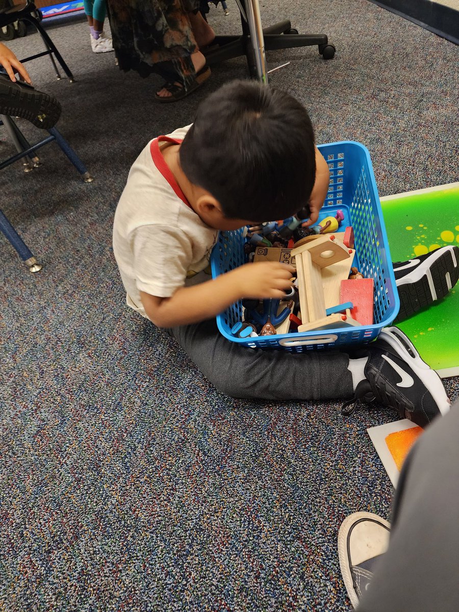 LJDCaro's tweet photo. Learning through cooperative play and exploration, one of the many wonderful developmentally appropriate "works" our youngest learners can engage in!
@FCPSMaryland #playistheworkofpreschool #playbased #developmentallyappropriate #ece #SpecialEducation #lovemyschoolvisits https://t.co/t7X8jhYBdp