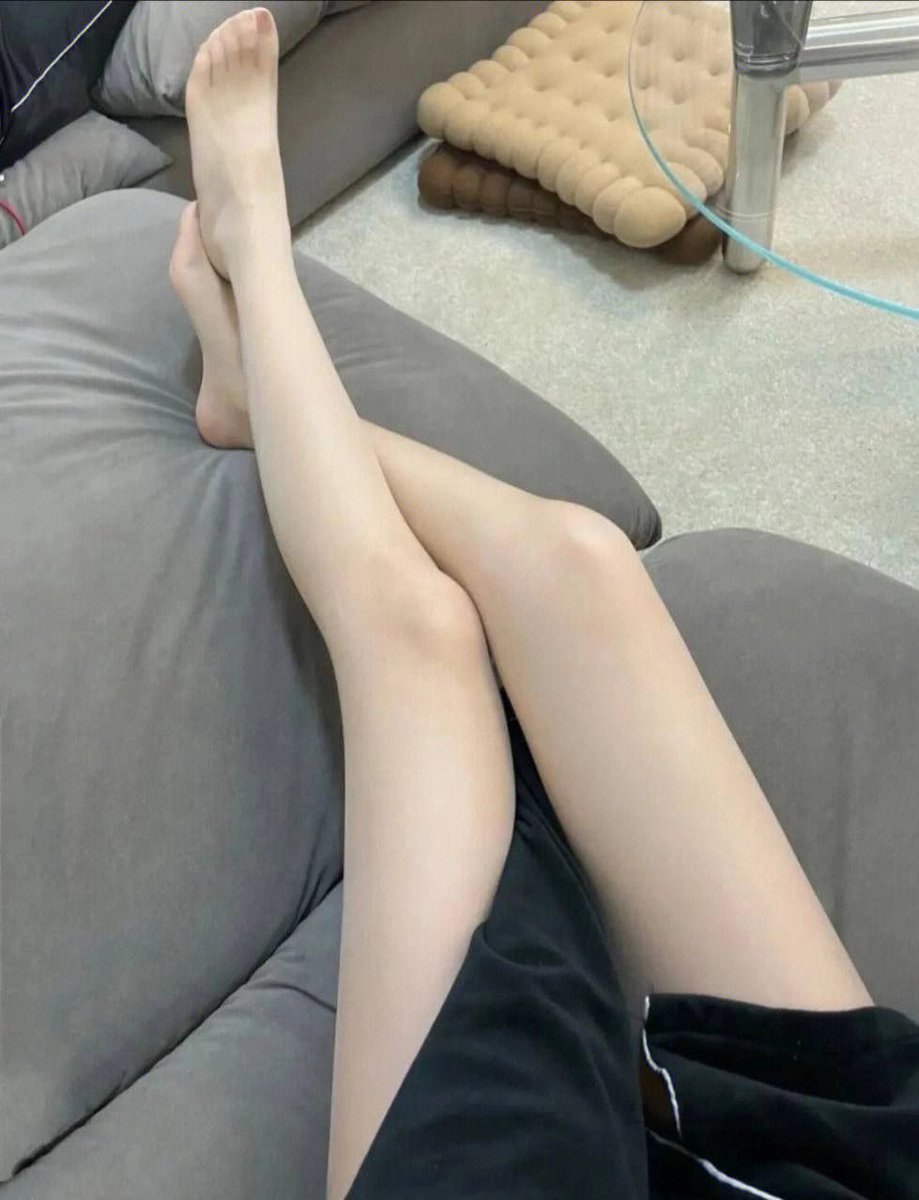 M909870's tweet photo. 建议：来舔我的左脚 https://t.co/bKEVazeKEA