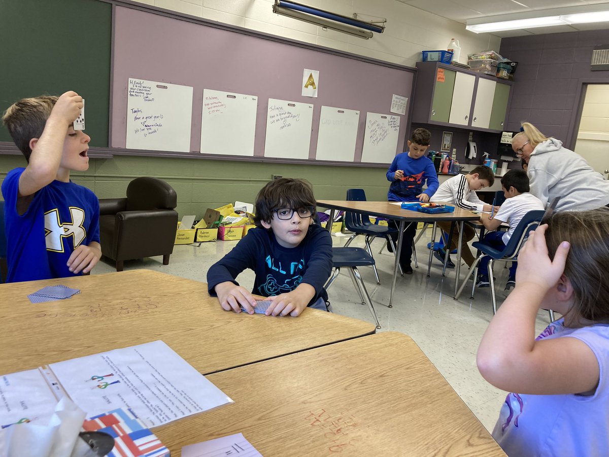 BlessingMahopac's tweet photo. I had so much fun teaching my 2nd grade friends in @BernadetteKroh1 class how to play Salute! I love their energy and excitement!#mathrocksinpac #proudap @FulmarsFinest @MahopacSchools https://t.co/V9ZxN5X0rp