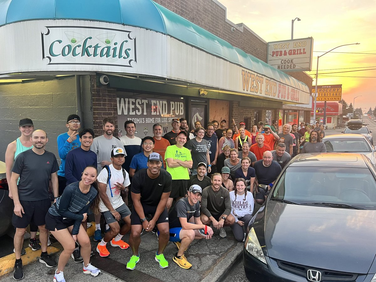 A beautiful night for a run in Tacoma. 64 runners at the West End for the start!