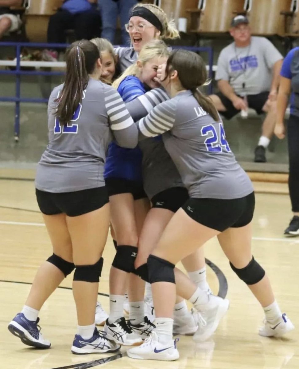 LadyJay_CoachA's tweet photo. That 2-0 on the night feeling. 💙 SO proud of these girls and their effort tonight. #Family https://t.co/0G5PN0T3gx