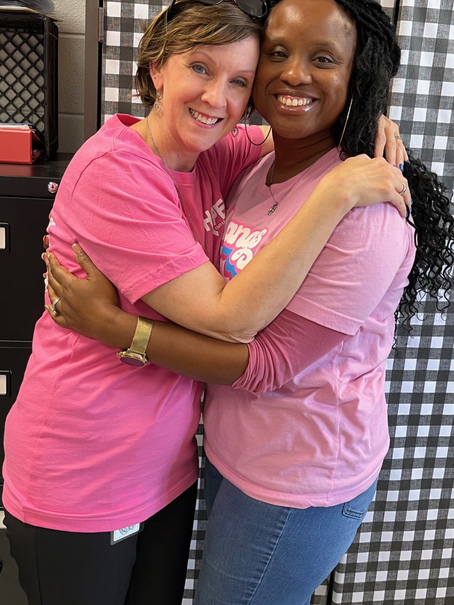 ChhsMightyStang's tweet photo. Breast Cancer Awareness Month 
We were able to get a 📸 with one of our strongest survivors.  @ginnyshikle
 💗💞💕 @TweetDCS_CHHS @DCSeNews #SupportingTheFighters #BreastCancerAwareness  #AdmiringTheSurvivors #StangStrong https://t.co/ipuhzQa07U