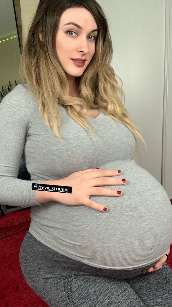 FreyaStrahug on X: Trick or treat?! 👻 #pregnant #pregnantbelly