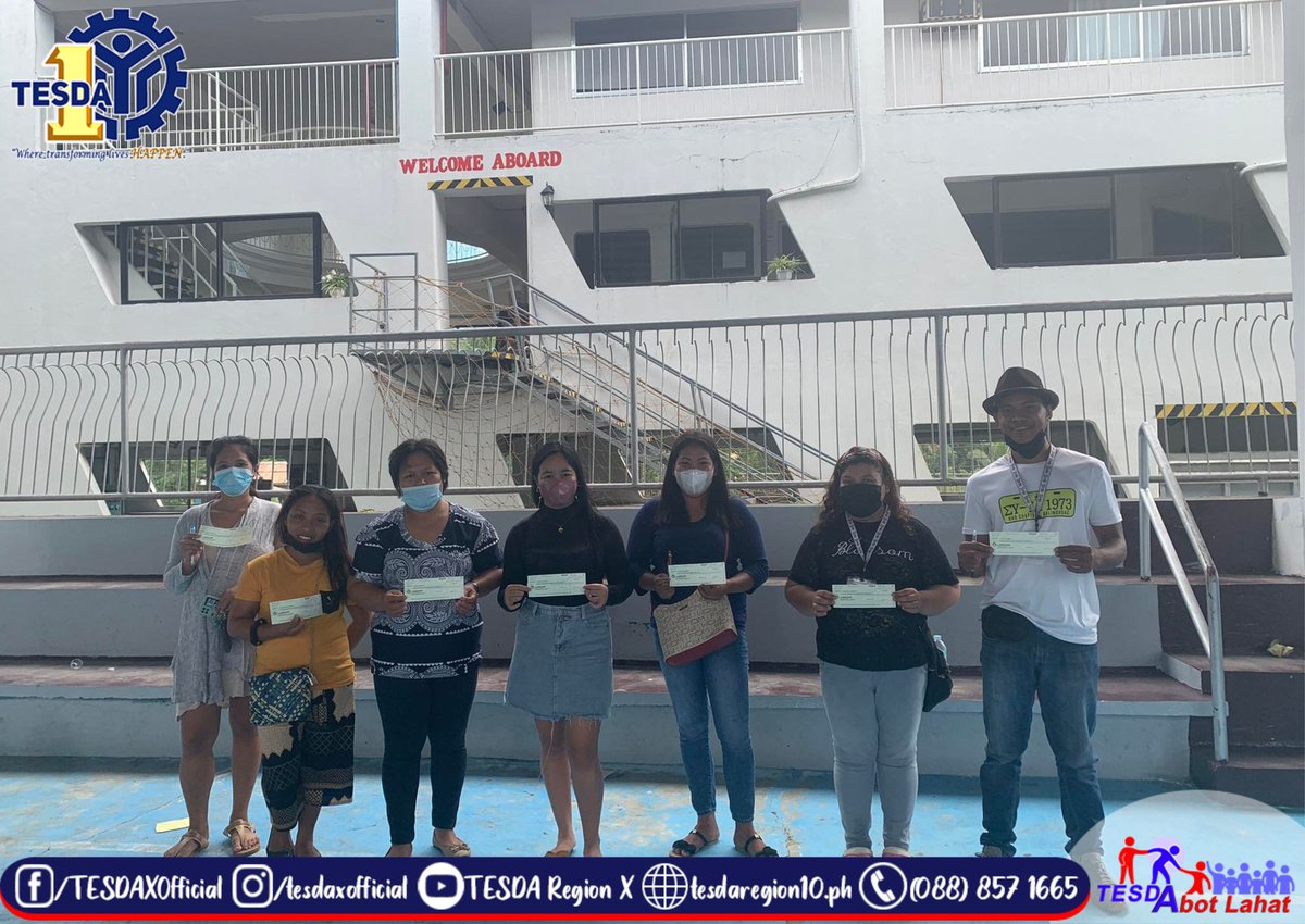 tesdaofficial's tweet photo. Ilang mga iskolars na nakapag-tapos ng kanilang pagsasanay sa iba't ibang kwalipikasyon ang masayang tumanggap ng kani-kanilang training allowance na ibinahagi ng TESDA Misamis Oriental.
#LevelUpSaTESDA
#TESDAAbotLahat https://t.co/kLDgLtpbgf