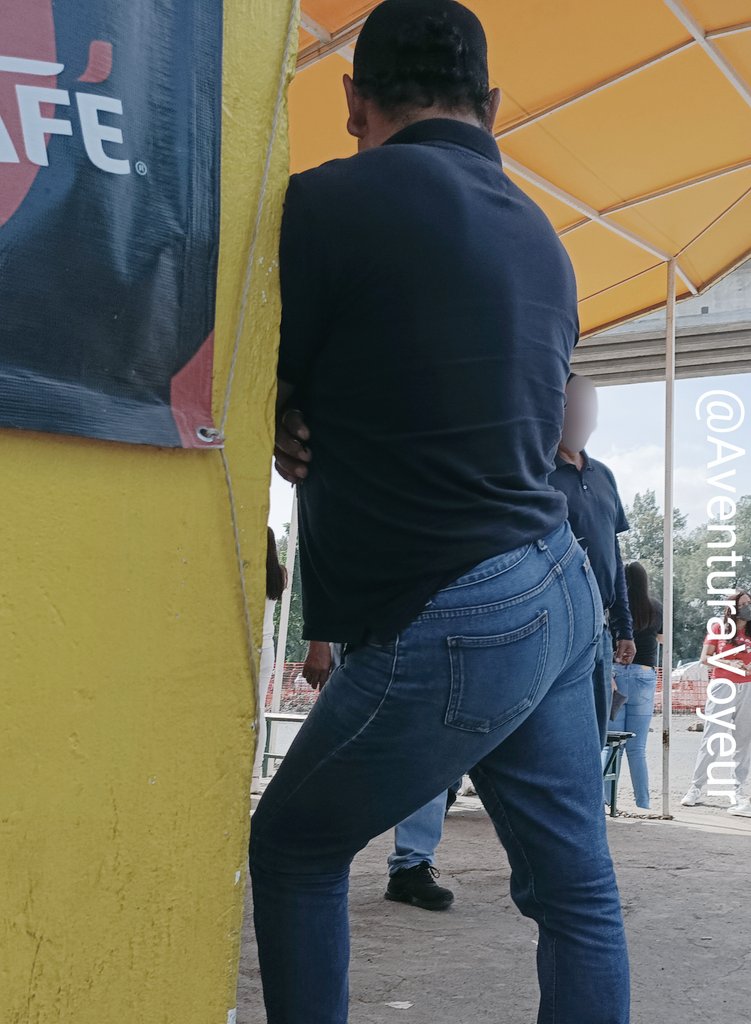 AventuraVoyeur's tweet photo. Pensando en si agarraba taxi o Uber 🍑😜😛 #heterosengañados #heteroscasados #taxistasricos #juevesdeseduxxxión #heteronalgon #culosperversos https://t.co/0BHIyqP9gD
