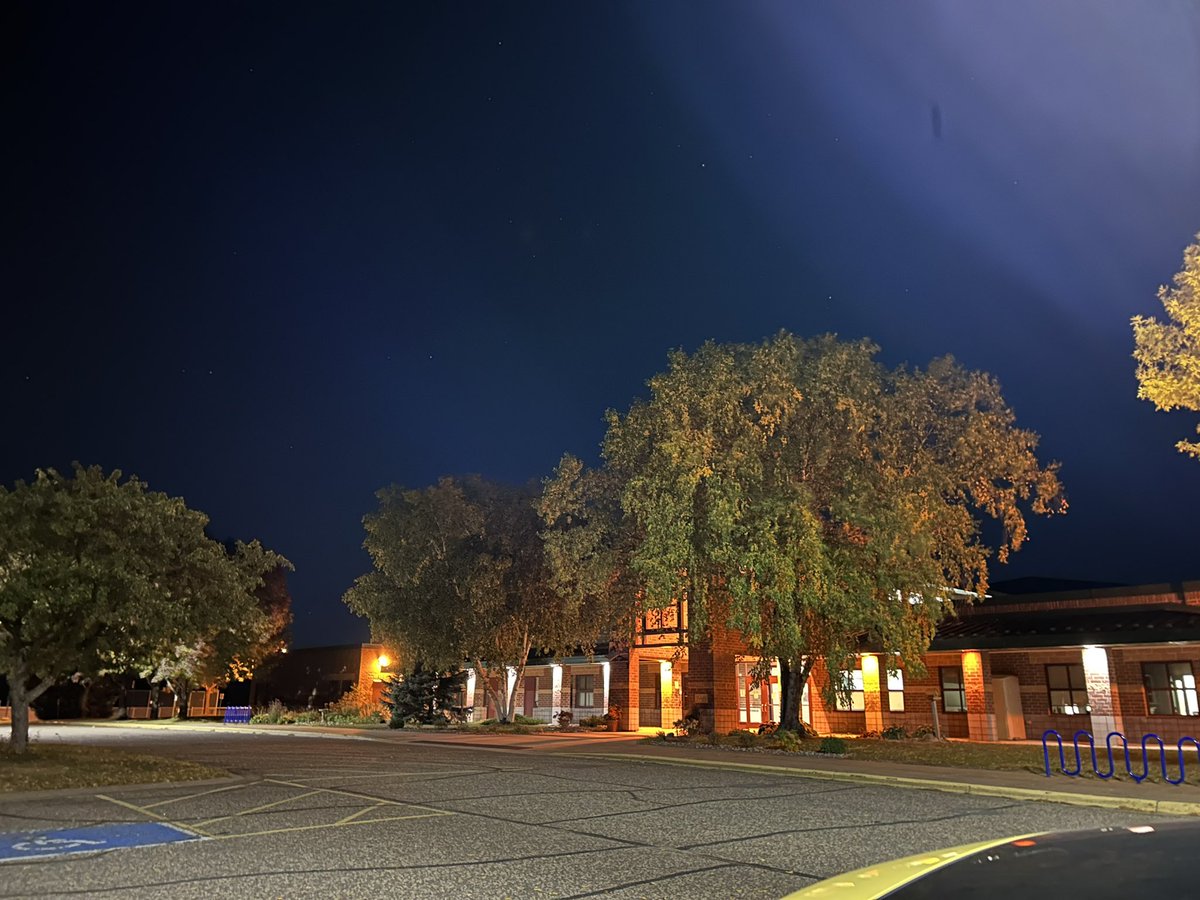 OESMusicRocks's tweet photo. What a crisp but beautiful night for our 1st OES PAC meeting of the year!  💙🦅💙 https://t.co/LIWlU4fAR1
