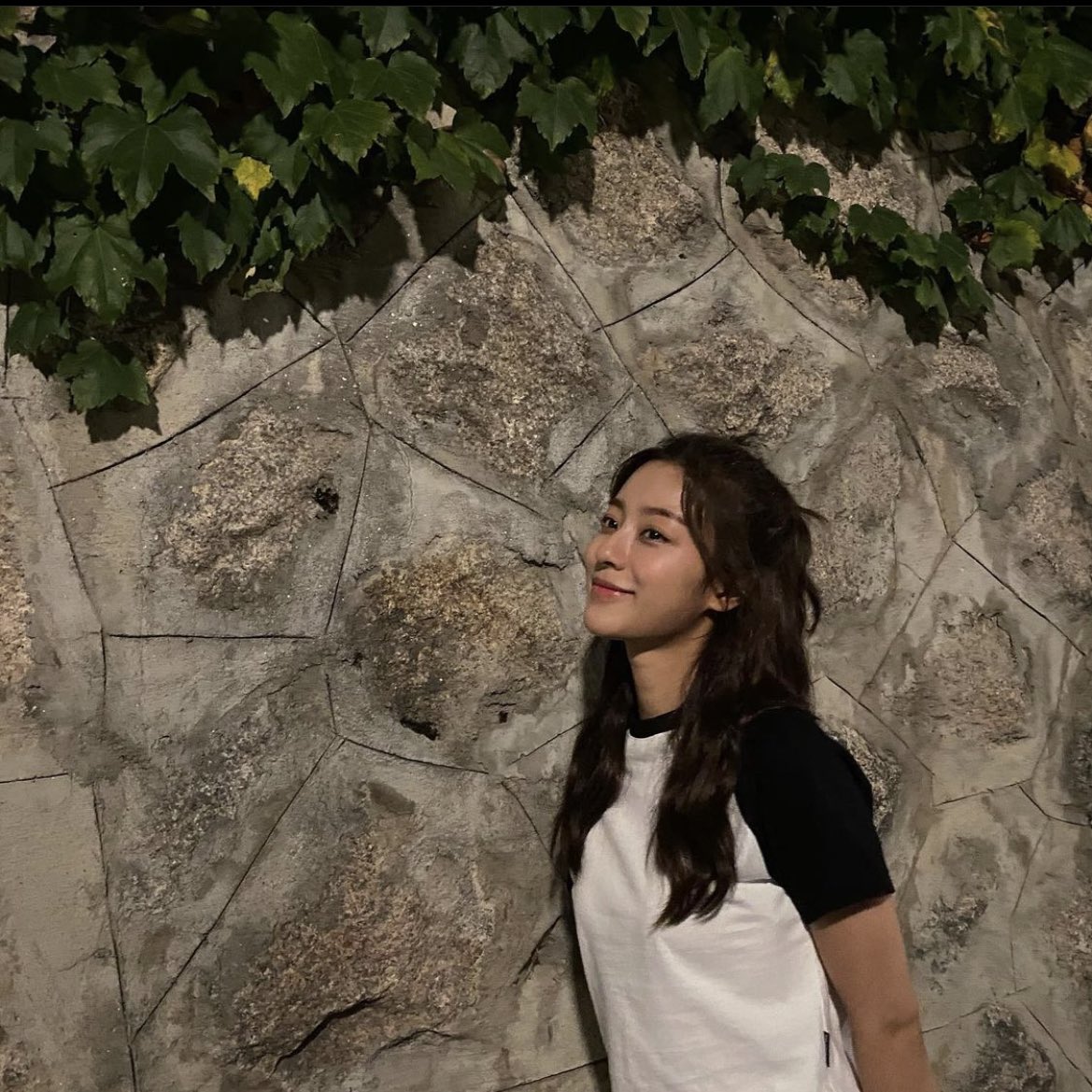 kmicnah's tweet photo. When the weather is beautiful, it's a wonderful opportunity to go for a walk outside and breathe in some pure midnight air by going for a stroll in the fresh air. https://t.co/eYXAX0il2z