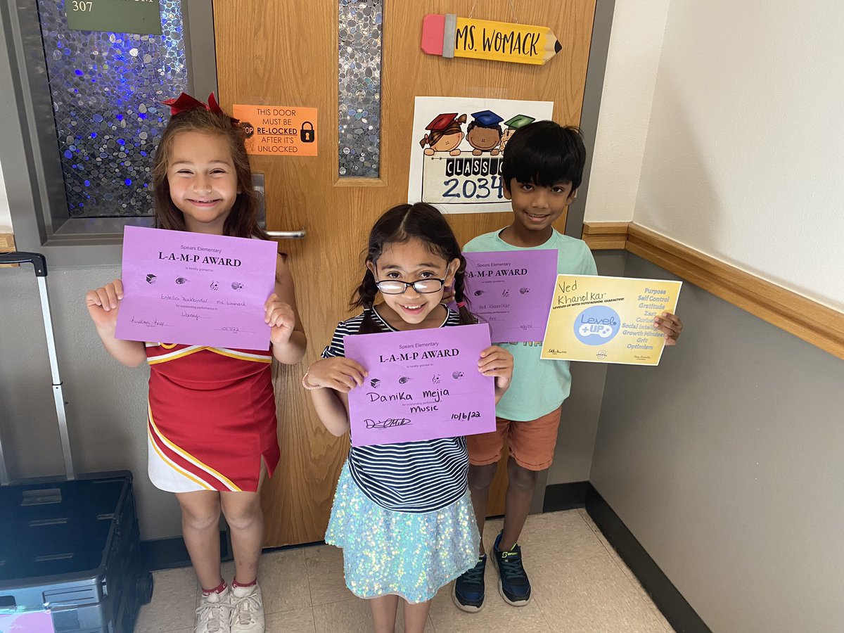 MsWomack1st's tweet photo. It was a big day at Huddle for Ms. Womack’s Firsties!!! Look at these awesome award winners 🥳🥳 https://t.co/td1RumbDfH