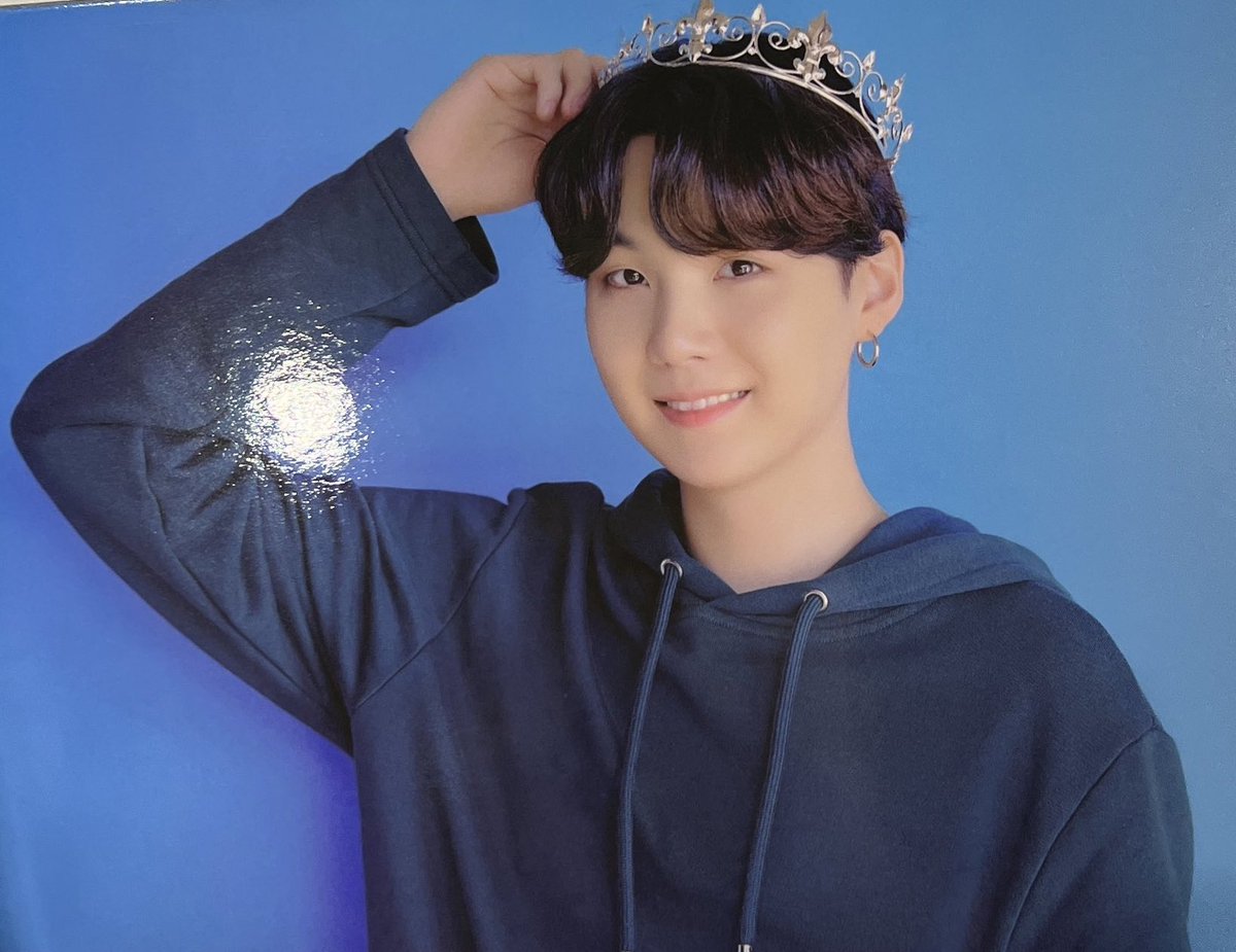 hourIysuga's tweet photo. yoongi looks so cute 🥺🥺🥺 https://t.co/Z7PuEsY1SV