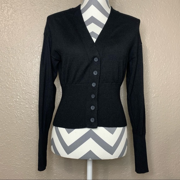 Kkatacara's tweet photo. So good I had to share! Check out all the items I'm loving on @Poshmarkapp from @pineappleboss25 #poshmark #fashion #style #shopmycloset #collusion #unbranded #express: https://t.co/quPprtoAmD https://t.co/MpZsDa89CJ