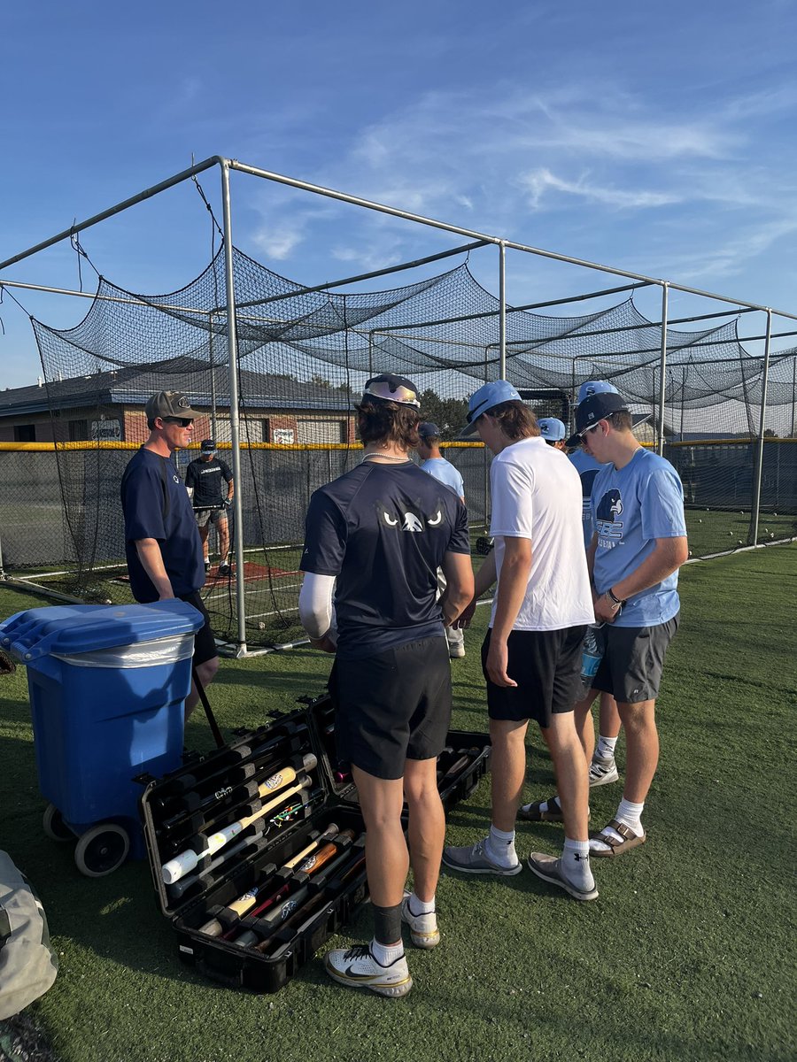 Demo day for the hitters today! Big thank you to @DeVo_Bats_Inc for coming out to show off the wood. 🦅