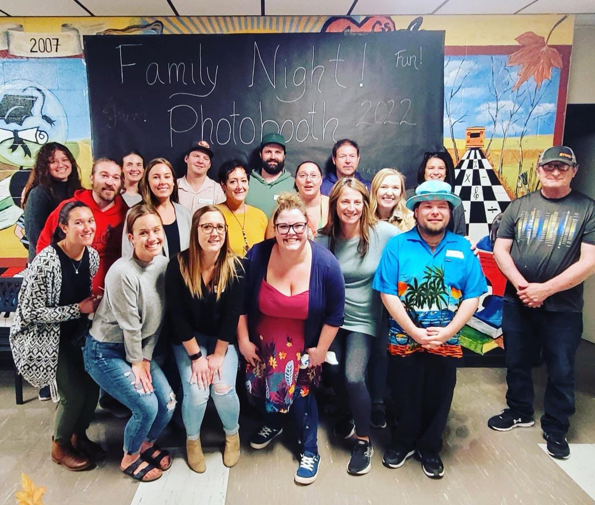 CassidyPuetz's tweet photo. Had the most wonderful night with the BLCS crew for Family Night! So wonderful to meet so many families and spend the night with our kiddos💗 #pssd https://t.co/RoxqybSSdD