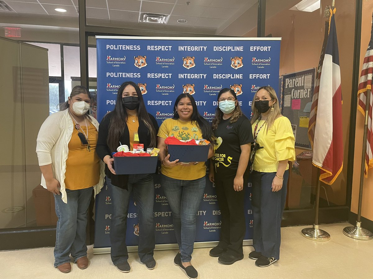 Parent volunteer appreciation day allowed us to provide thanks to our parents. Thank you to Mrs. Acevedo And Mrs. Estrada for your continued unwavering support of our scholars, teachers and staff. We appreciate you!