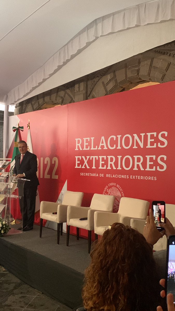 ferrmmx's tweet photo. te amo RI #XFLRI22 @FES_ACATLAN https://t.co/iyBxa6kQDf