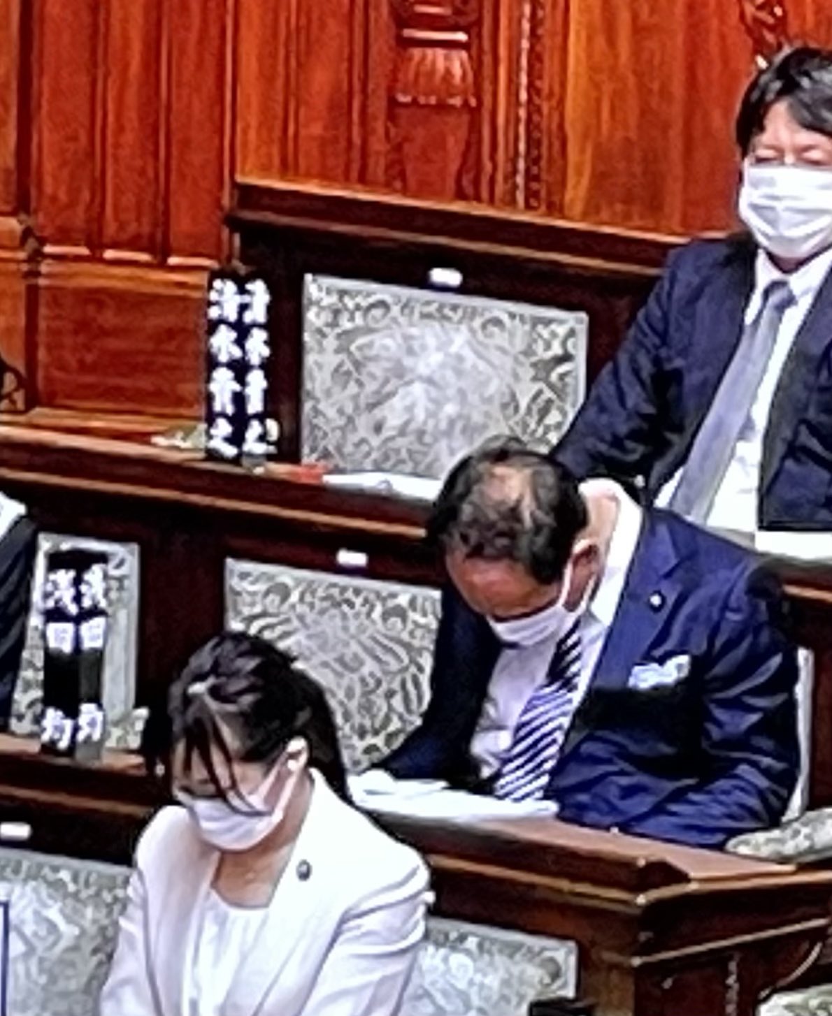 𖤣𖥧𖥣｡ちーちち𖤥𖥧𖥣⋆* on X: #浅田均 のおっさん。遂に寝落ち！！ しかもまだ、オノレの質疑に総理は応答中だというのに！！  大爆笑🤣 さすがの維新クオリティ #日本維新の会 #国会は寝る場所 #国会中継 t.cokiLsttiiOQ  X