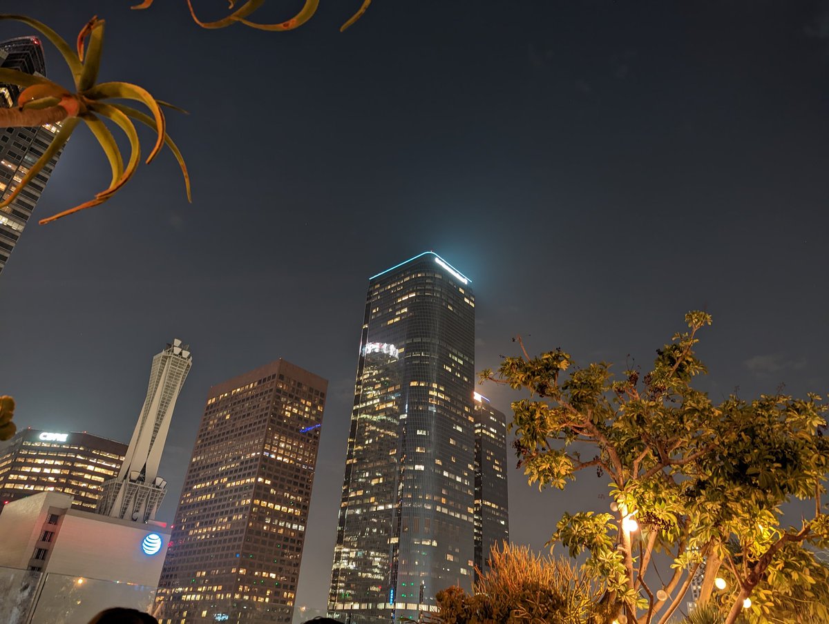 tshakaarmstrong's tweet image. #TeamPixel #GoogleLaunch event with the tech fam! Can&apos;t wait to get my hands on all of the new gear🤓😎