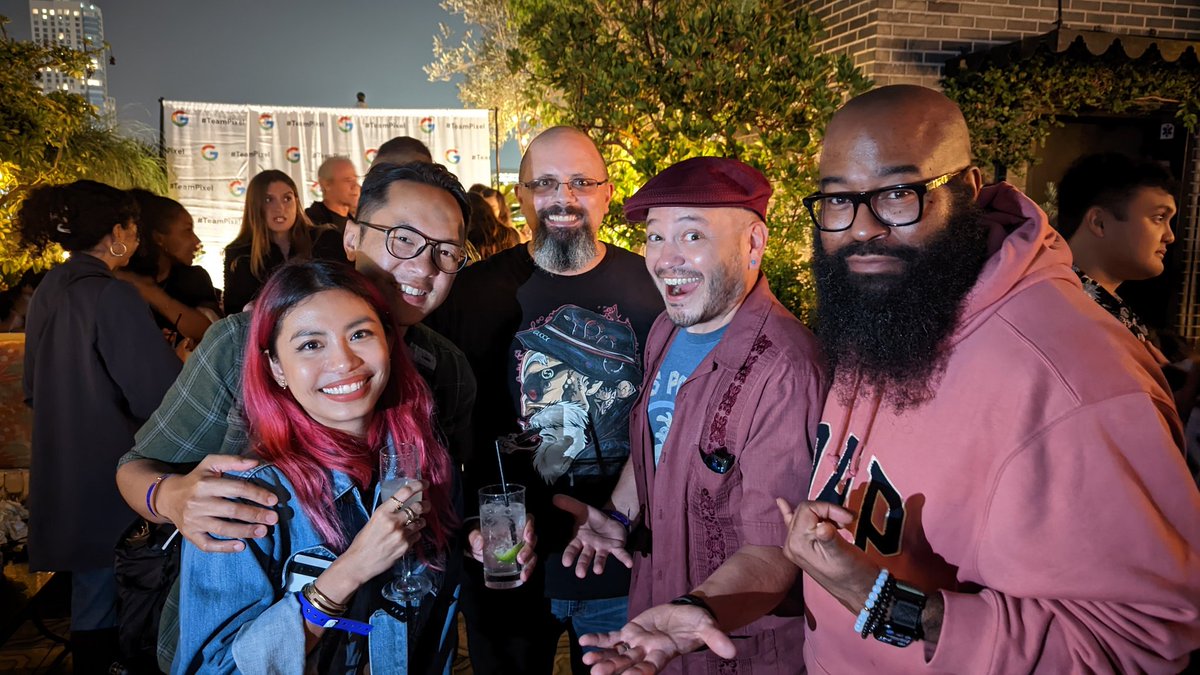 tshakaarmstrong's tweet image. #TeamPixel #GoogleLaunch event with the tech fam! Can&apos;t wait to get my hands on all of the new gear🤓😎