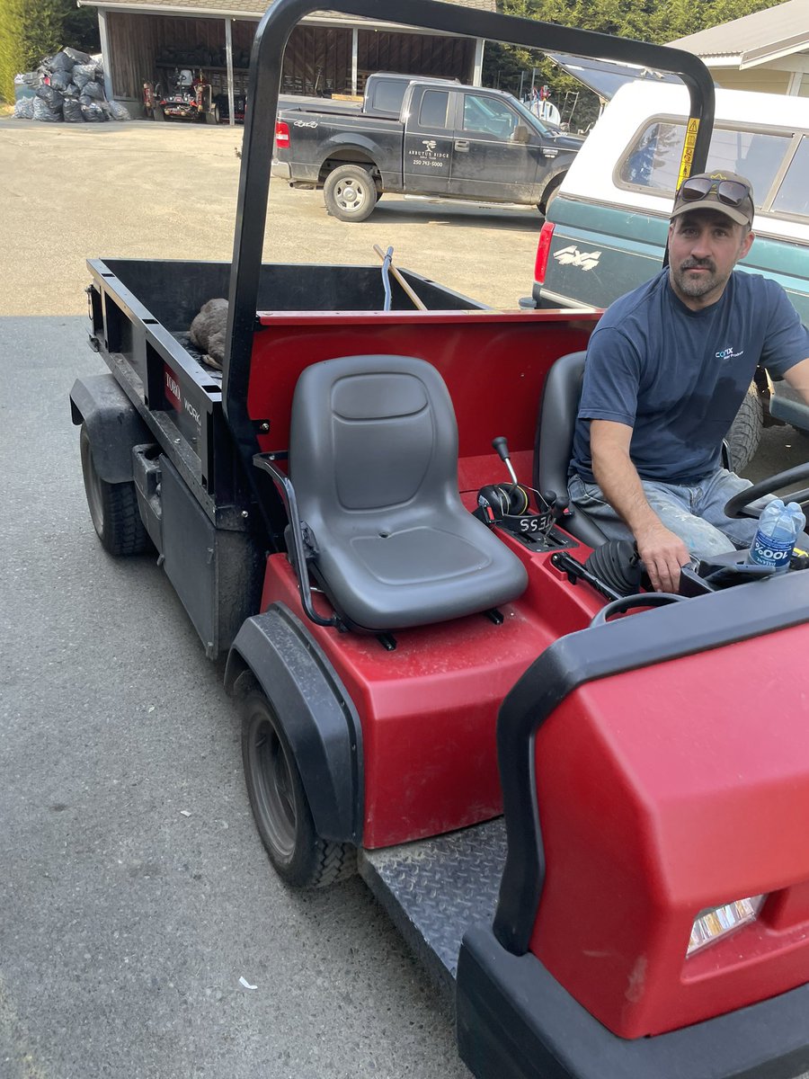 moreatArdmore's tweet photo. I had a bunch of projects planned. Then i slipped a disc. So I hired a stunt double @UpcycleSandCo https://t.co/ReFIU7uAsi