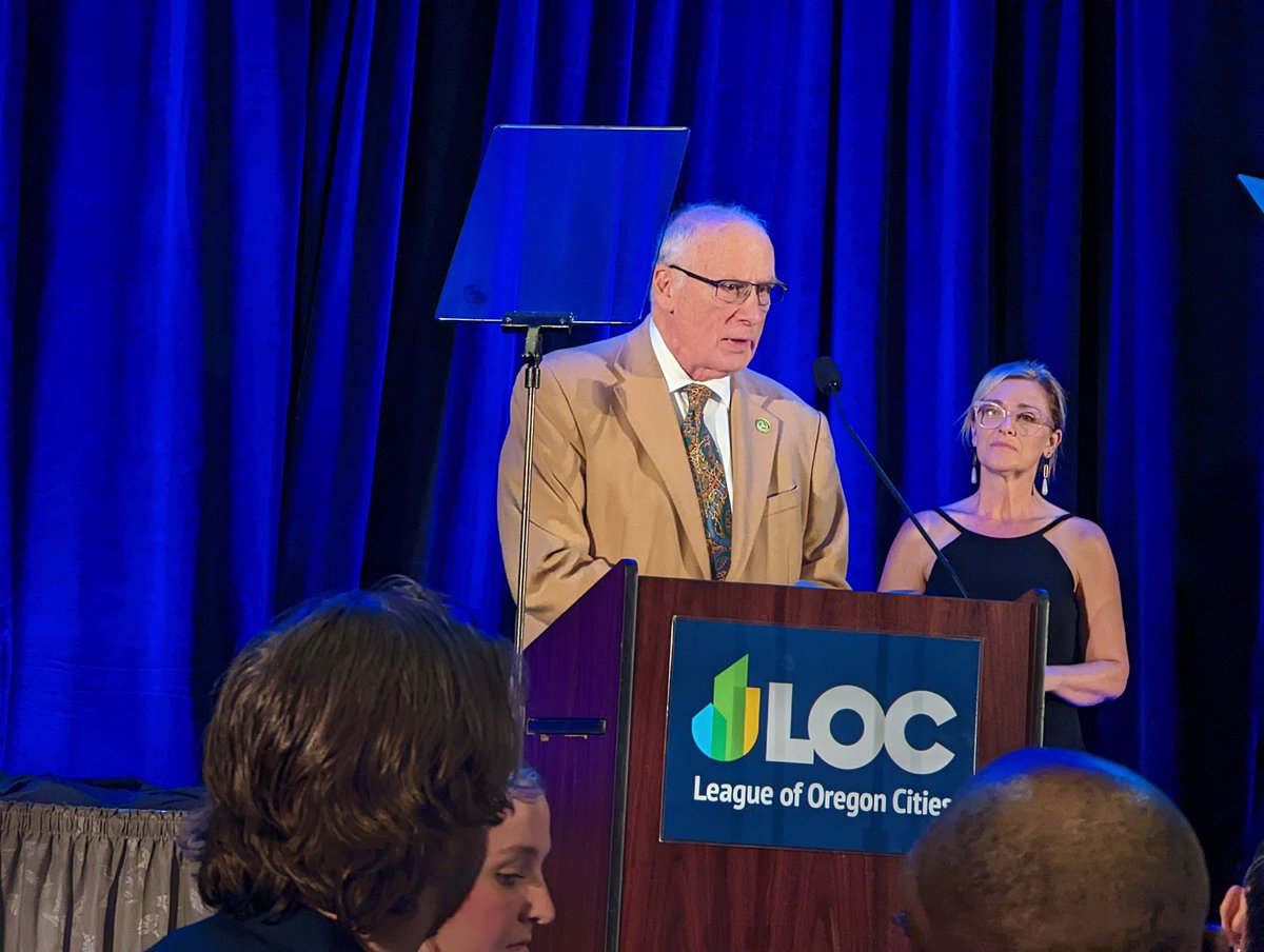 OregonCities's tweet photo. Congrats to Forest Grove Mayor Pete Truax, recipient of this year's James C. Richards Memorial Award! Congrats, and well deserved! https://t.co/aDAIifRfHv