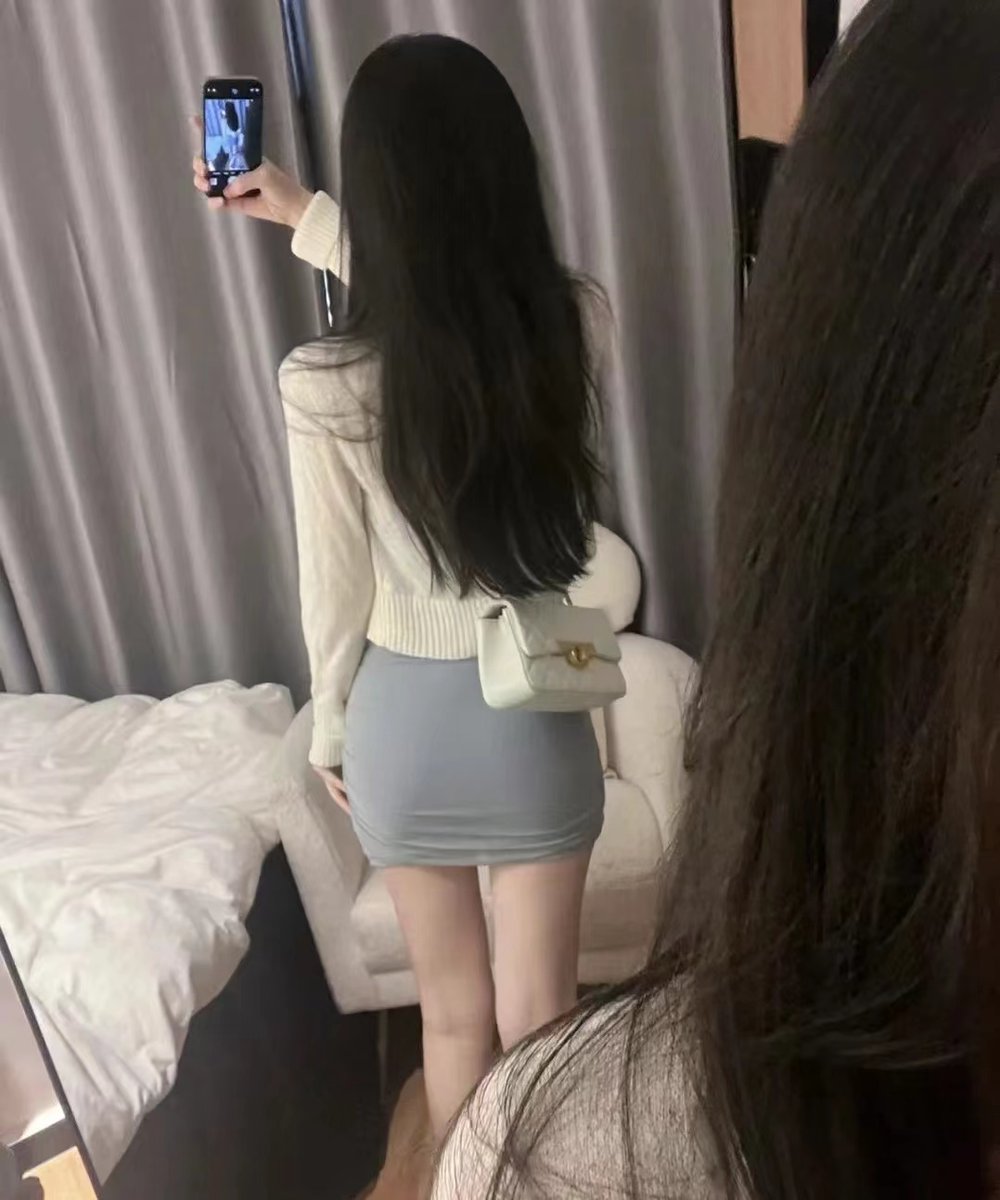 fgbhn16's tweet photo. 和哥哥出門  這一身衣服   哥哥會喜歡嗎 
   #制服  #身材 
   #氣質美女   
    #色色女 https://t.co/6YYcRfGpgP