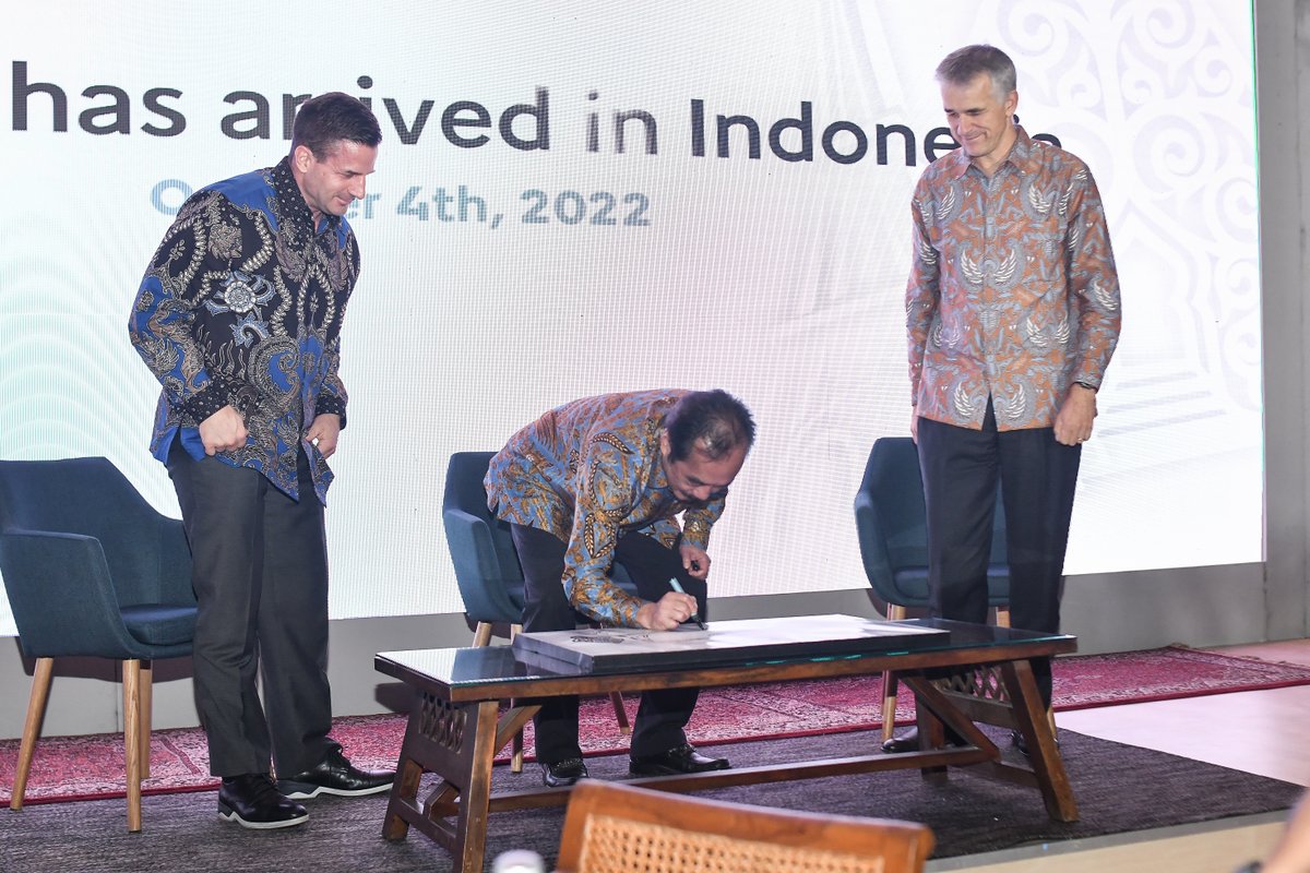 id_citroen's tweet photo. 4th October was marked as one of the milestones in Indonesia.

We’re officially coming back to Indonesia.

We look forward to seeing our Citroën Community and letting them be a part of our incredible journey.

#BienvenueCitroën #DaretoCare #Dare #Wellbeing #Accessibility https://t.co/mcZeb2Ftnx