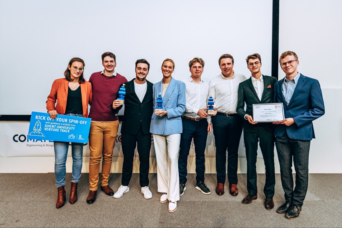 CMET_UGENT's tweet photo. Norah receiving first prize!! ๐ธ and contest organised by @DO_UGent Another big congratulations!! #carotein #microbiology #microbialprotein https://t.co/36uobF1PJC